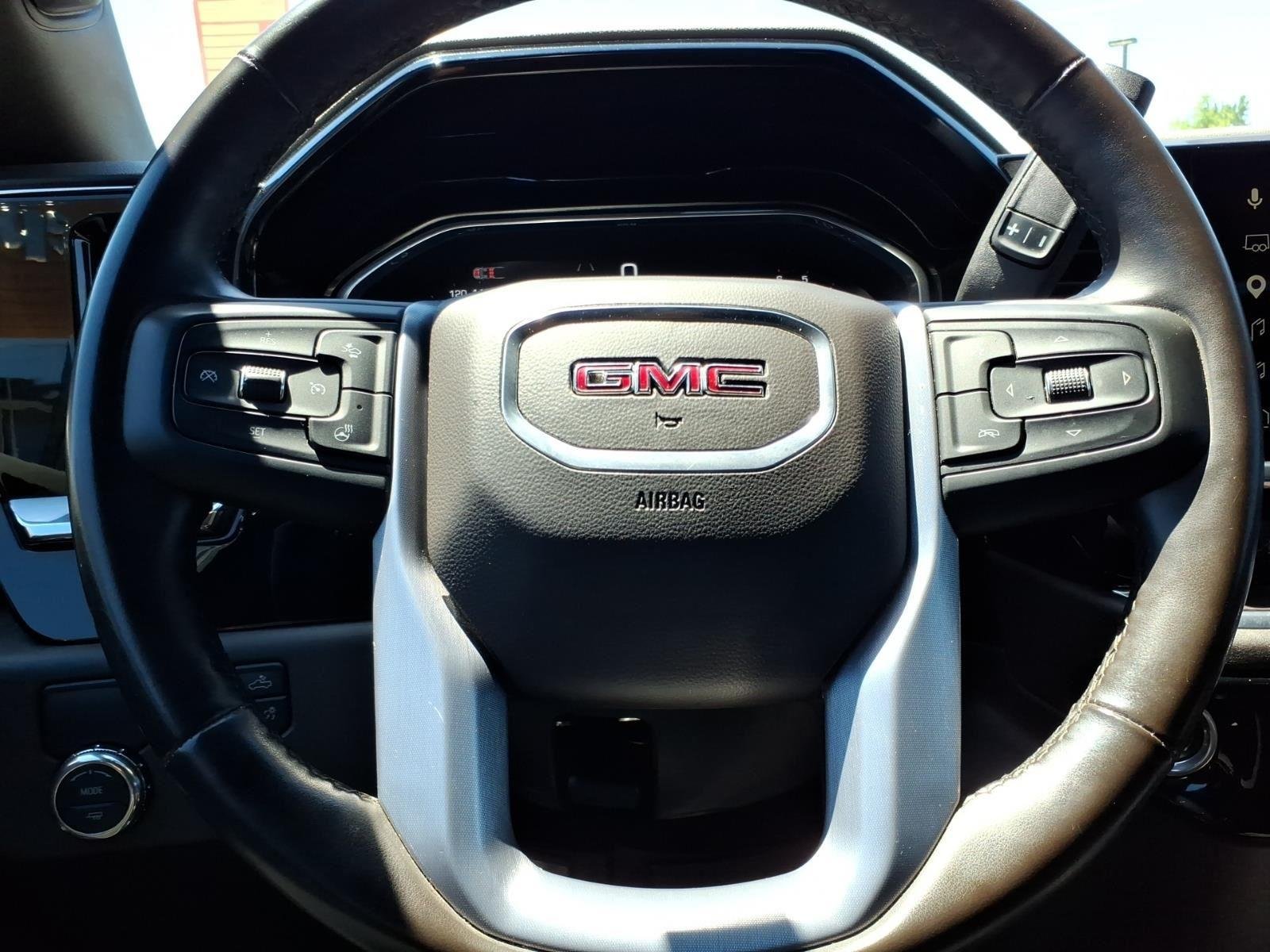 Used 2025 Onyx Black GMC SLT image 26