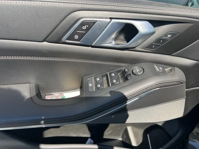 Used 2023 Green BMW xDrive40i image 30