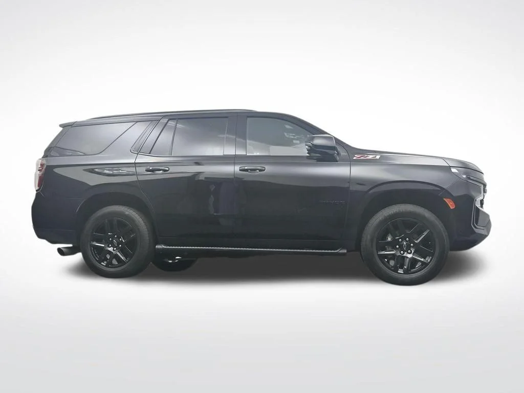 Used 2022 Black Chevrolet Z71 image 33