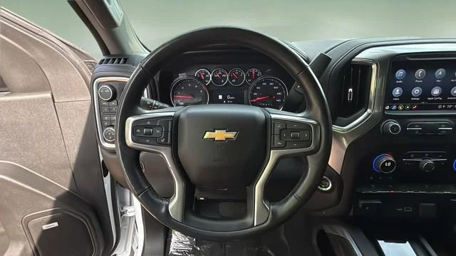Used 2022 Summit White Chevrolet LTZ image 13
