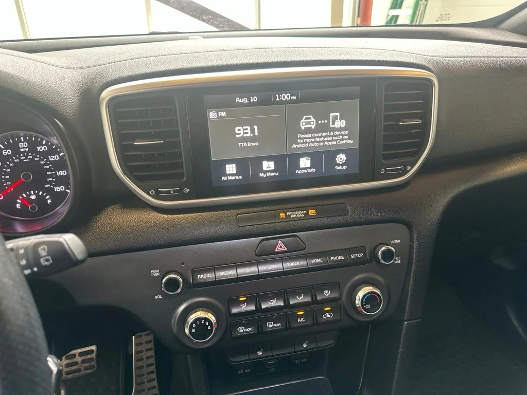 Used 2022 White Kia Nightfall image 15
