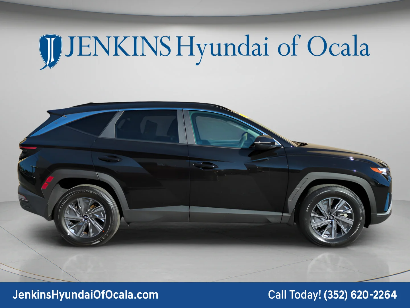 Used 2022 Phantom Black Hyundai Blue image 2