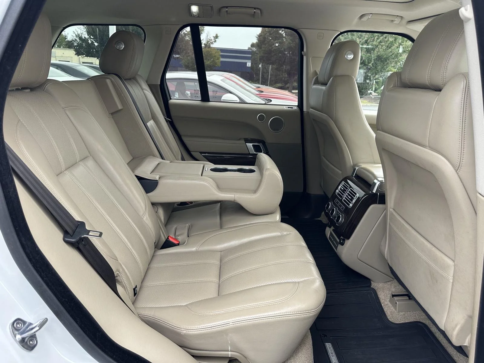 Used 2017 Fuji White Land Rover 5.0L V8 Supercharged image 21