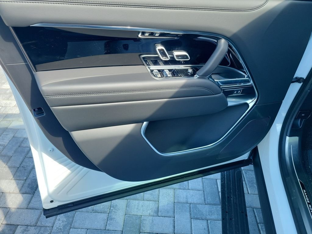 New 2026 Fuji White Land Rover SE image 23