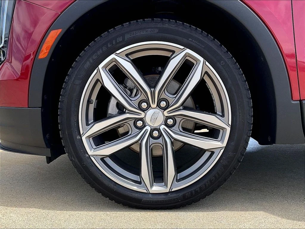 Used 2019 Red Cadillac Sport image 17