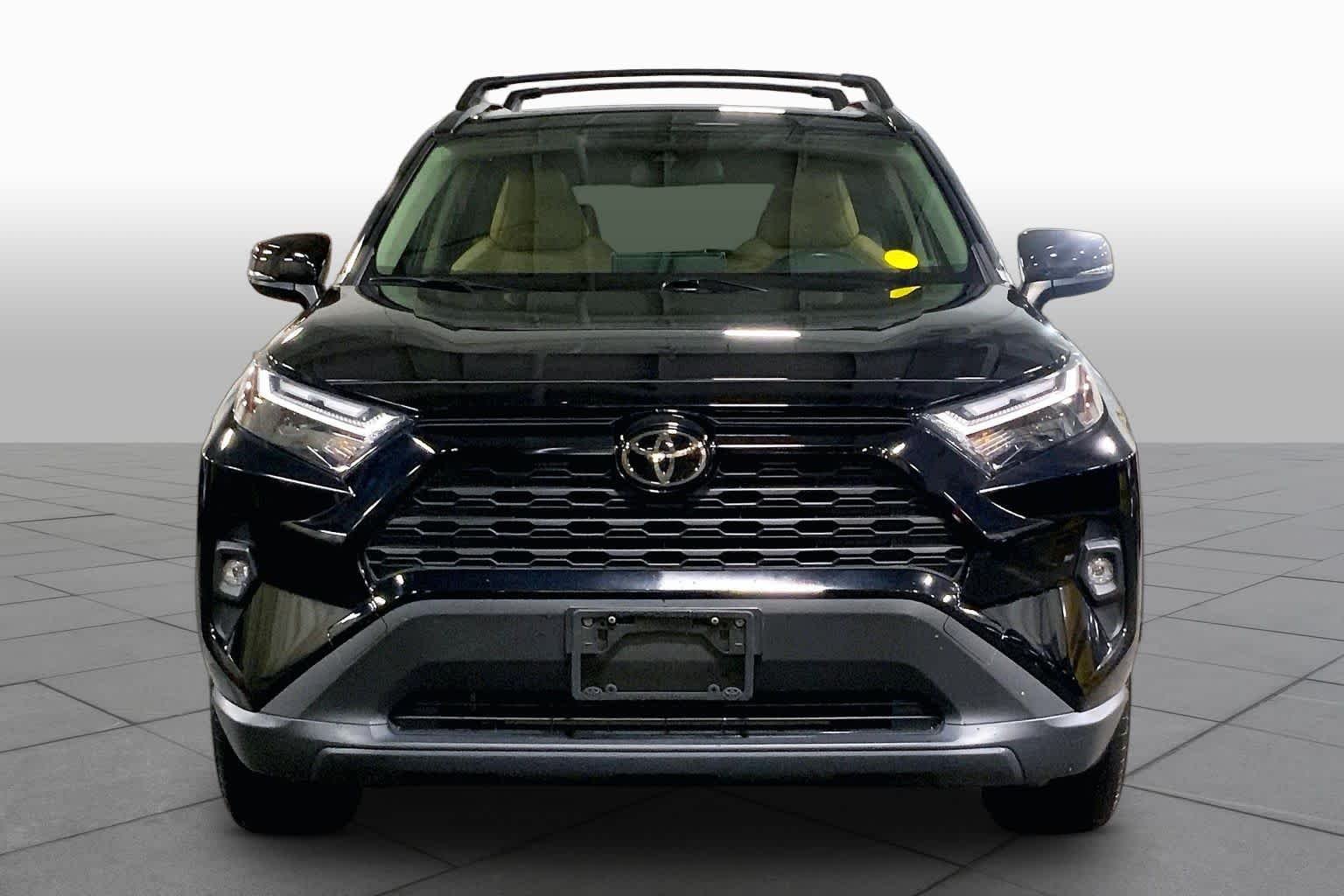 Used 2023 Midnight Black Metallic Toyota XLE Premium image 4