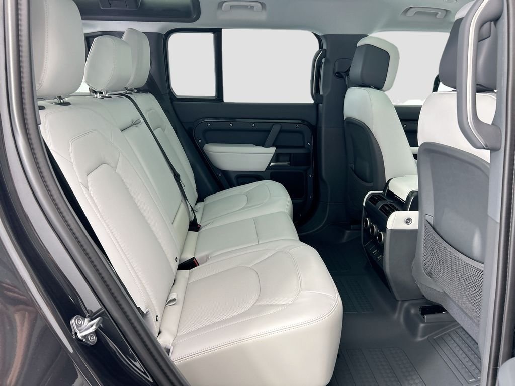 2026 Land Rover Defender X-Dynamic SE - Photo 21
