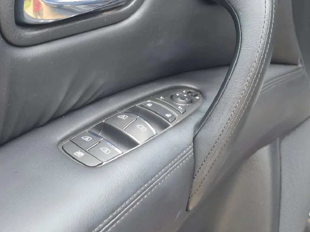 Used 2023 Gun Metallic Nissan SL image 18