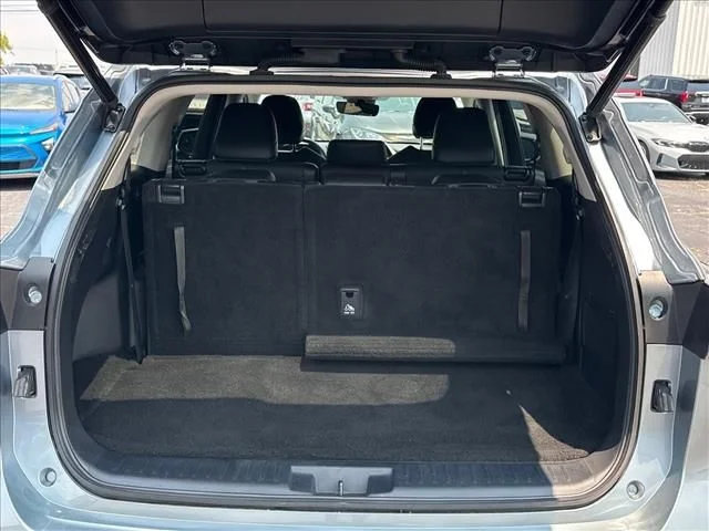 2021 Toyota Highlander XLE - Photo 11