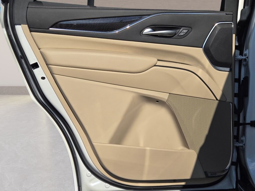 Used 2023 White Cadillac Premium Luxury image 15