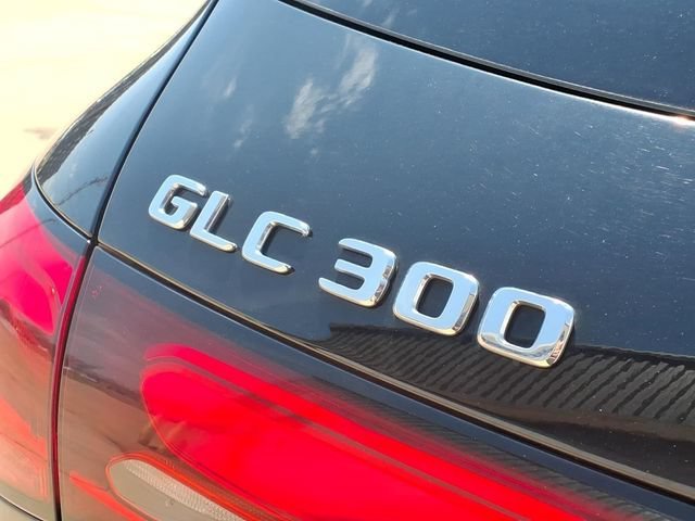 Used 2023  Mercedes-Benz GLC 300 image 27