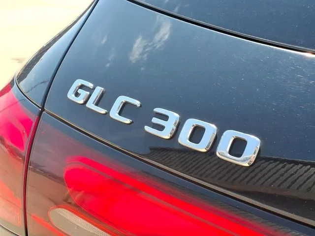 Used 2023  Mercedes-Benz GLC 300 image 27