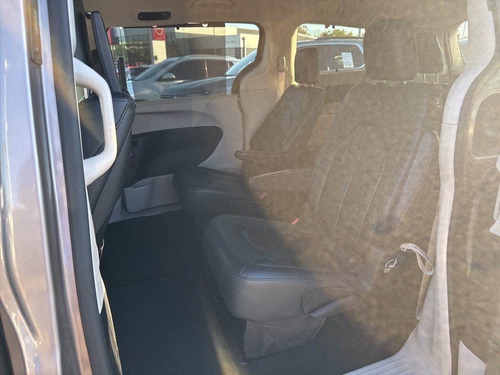 Used 2018 Silver Chrysler Touring L Plus image 14