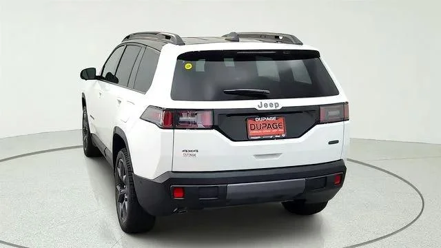 New 2026 Bright White Clear-Coat Exterior Paint Jeep Overland image 10