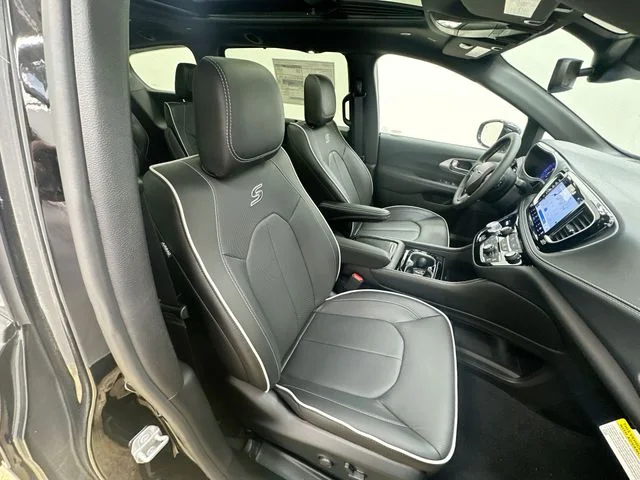 2026 Chrysler Pacifica Limited - Photo 28