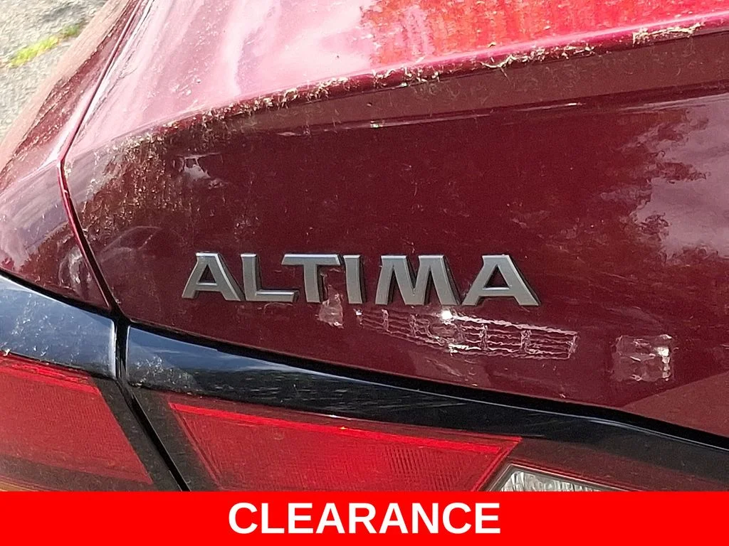 Used 2024 Red Nissan 2.5 SR image 29
