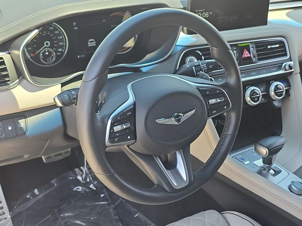 Used 2023 Silver Genesis 3.3T image 19