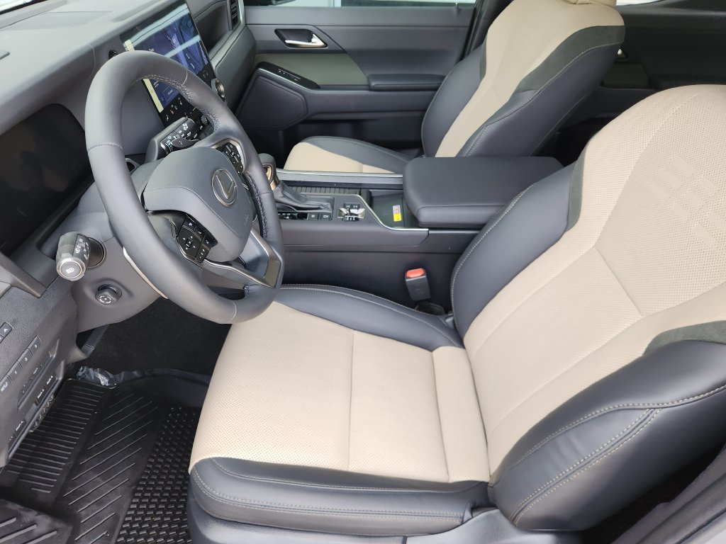 Certified Used 2025 Incognito Lexus 550 Overtrail image 13