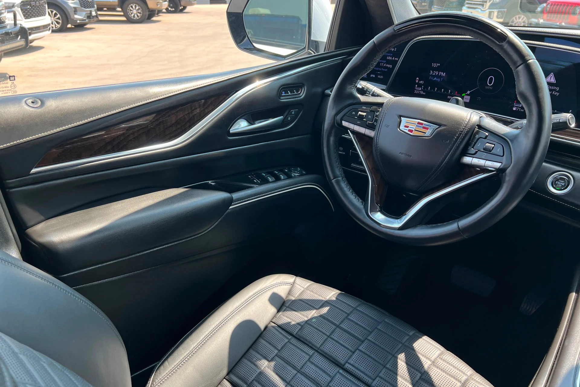 Used 2024 Crystal White Tricoat Cadillac Sport Platinum image 11