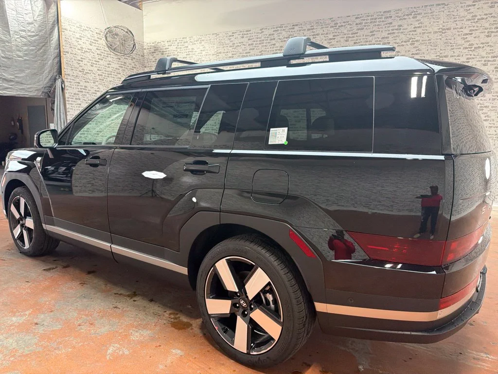 New 2027 Phantom Black Hyundai Limited image 5