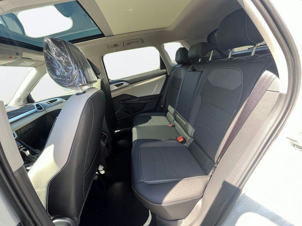 New 2026 White Volkswagen 1.5T SE image 24