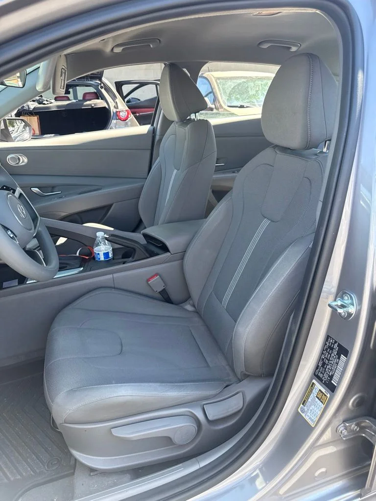 Used 2025 Silver Hyundai SE image 5