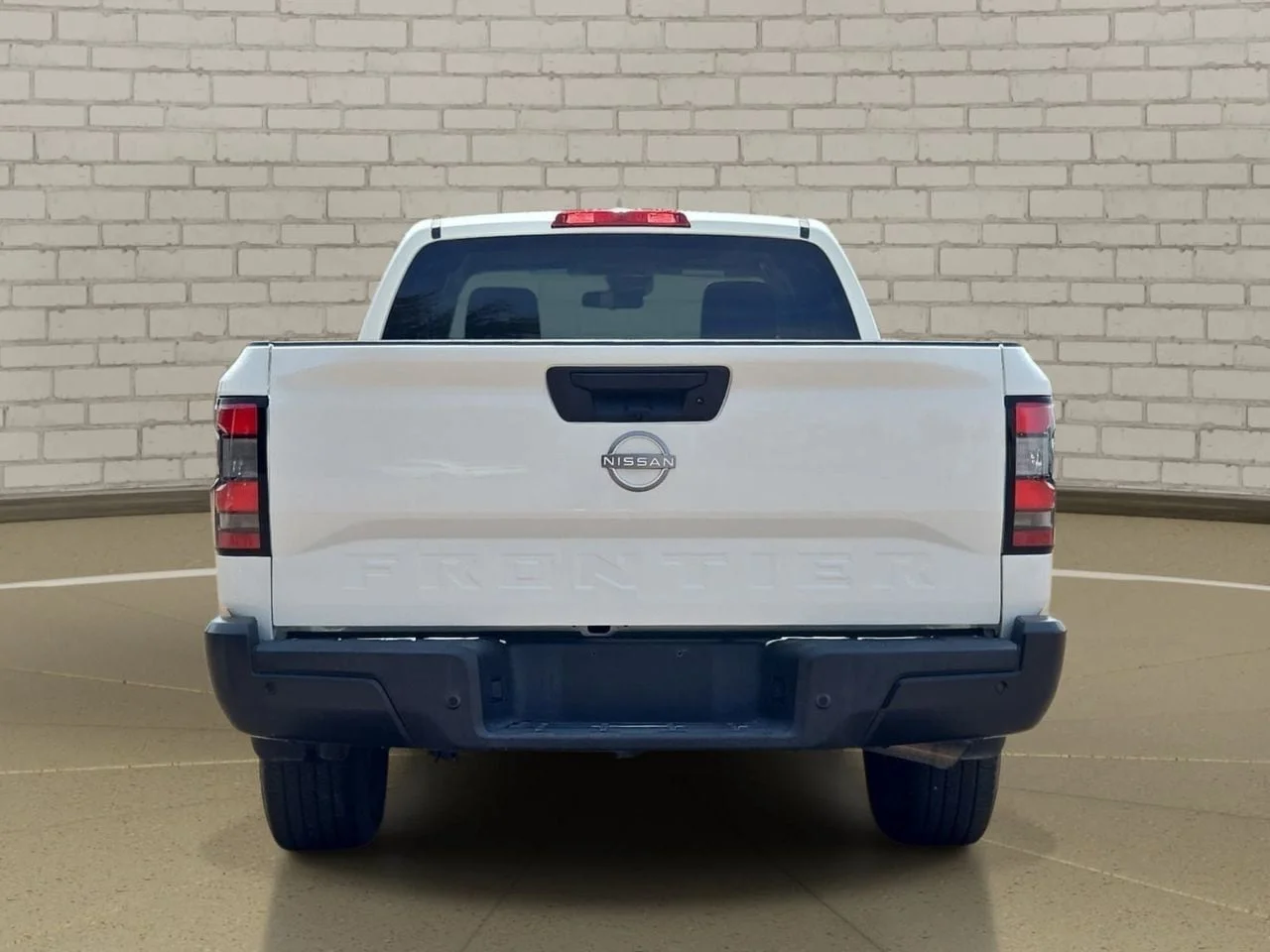 Used 2023 Glacier White Nissan S image 5