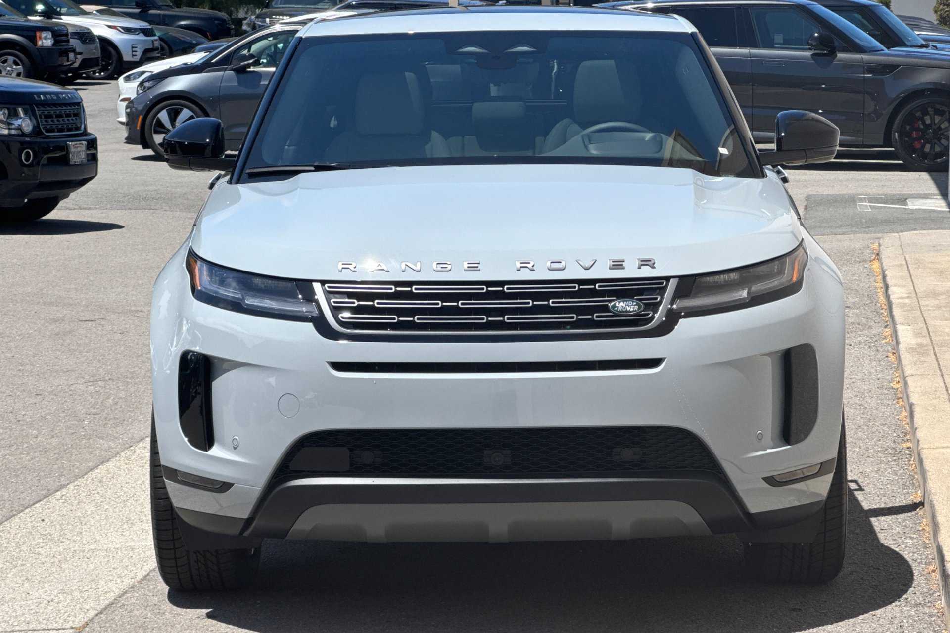 New 2026 Arroios Grey Land Rover Core S image 10