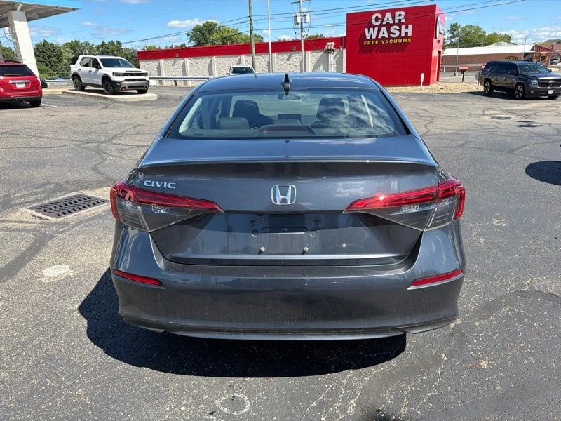 Used 2024  Honda EX image 6