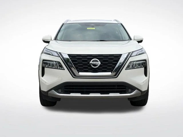 Used 2021 White Nissan Platinum image 33
