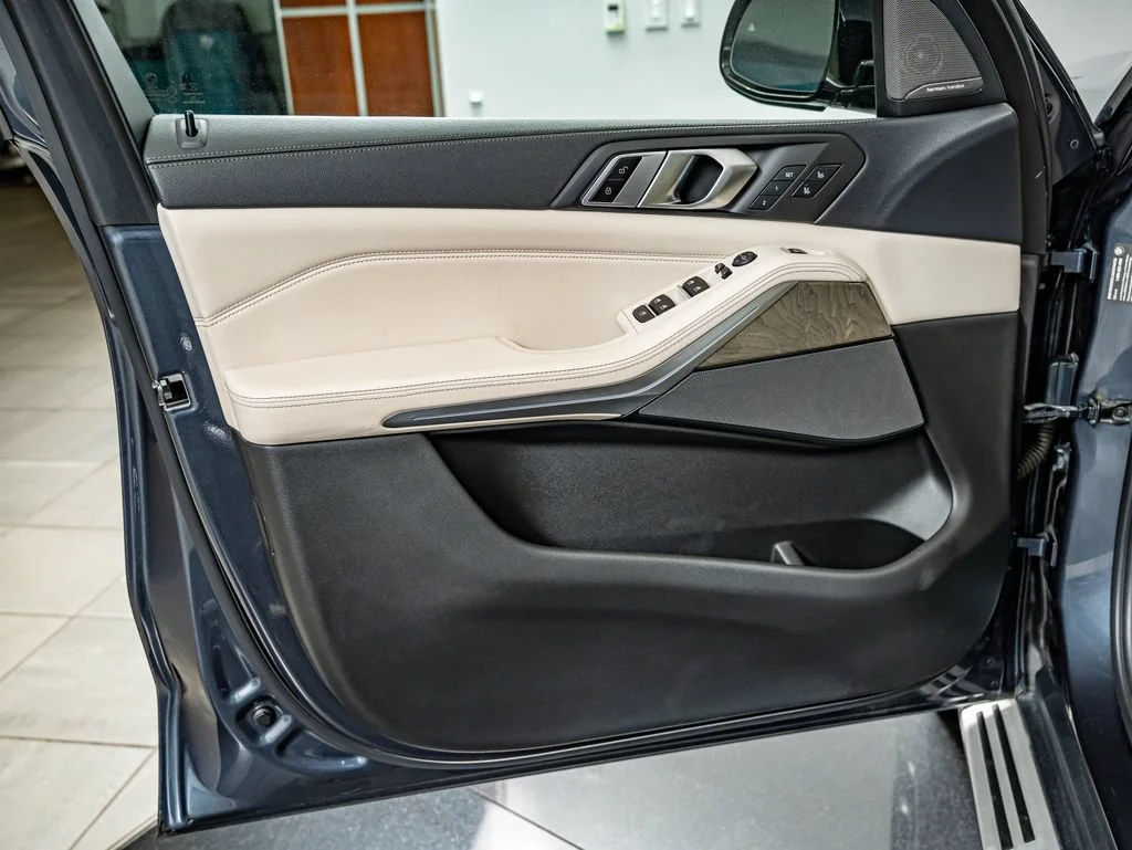 Used 2019 Arctic Gray Metallic BMW xDrive40i image 19