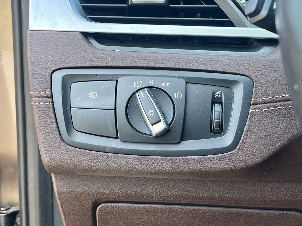 Used 2020 Beige BMW xDrive28i image 33