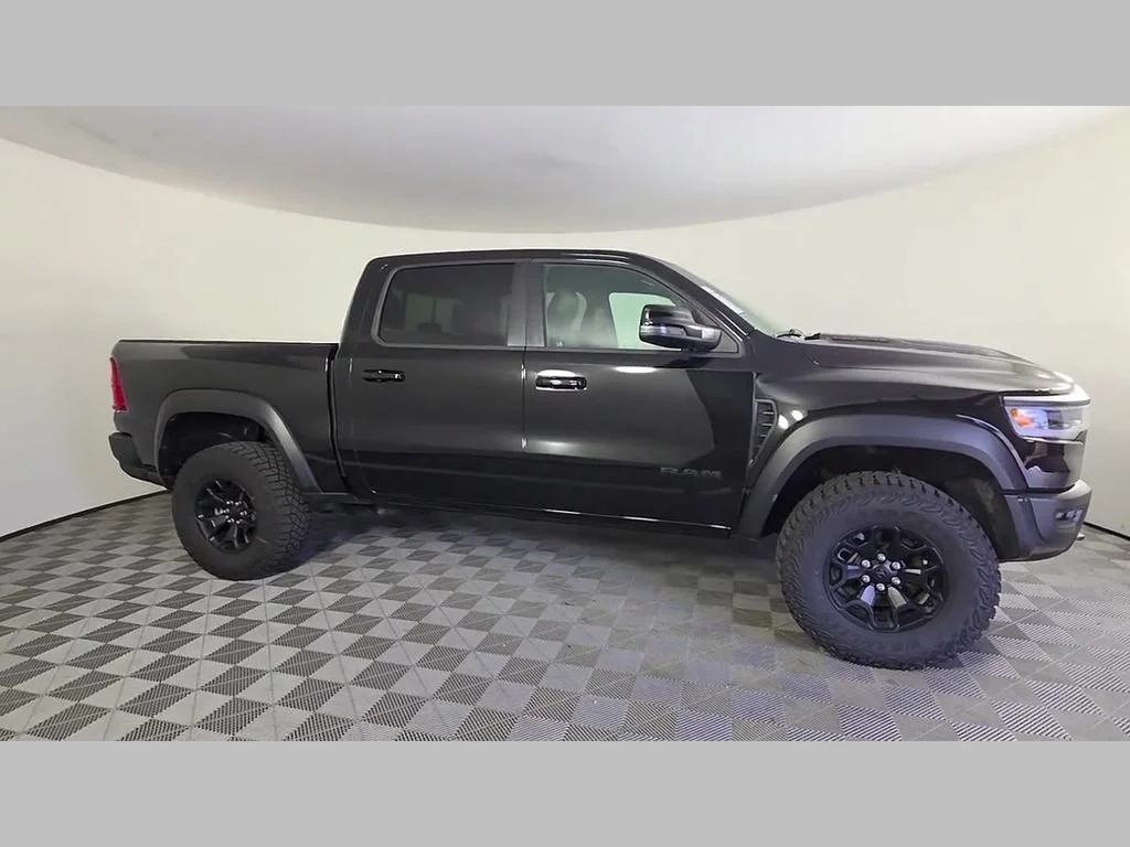 New 2026 Diamond Black Crystal Pearl-Coat Exterior Paint RAM RHO image 22