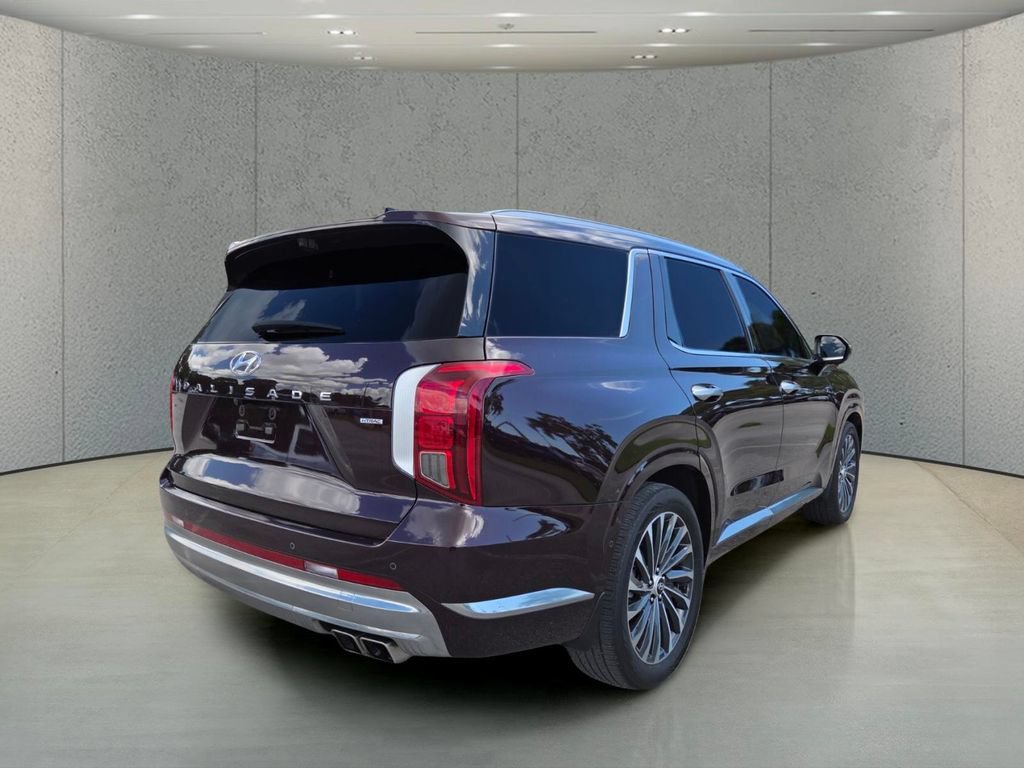 Used 2023 Sierra Burgundy Hyundai Calligraphy image 5