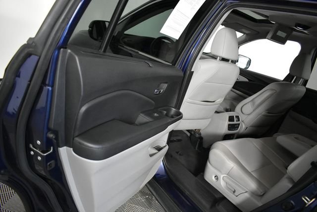 Used 2019 Blue Honda Touring image 29