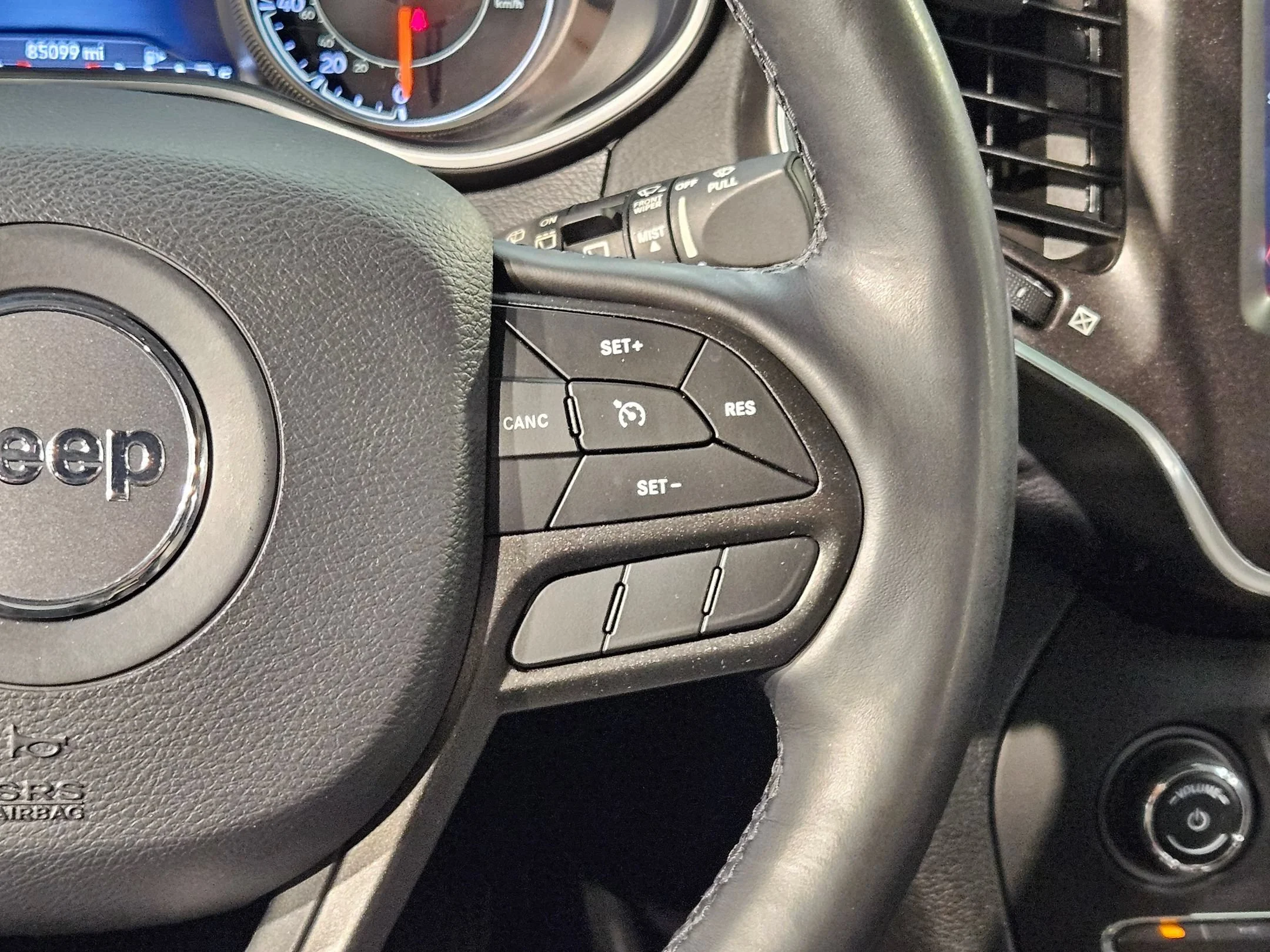 Used 2021 Bright White Clearcoat Jeep Trailhawk image 29
