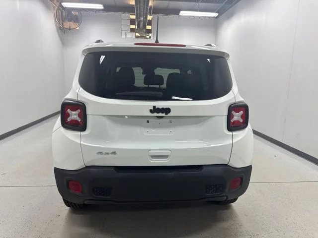 Used 2023 White Jeep Latitude image 5