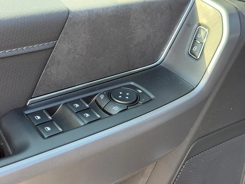 New 2026 Avalanche Ford XLT 4WD SuperCrew 5.5