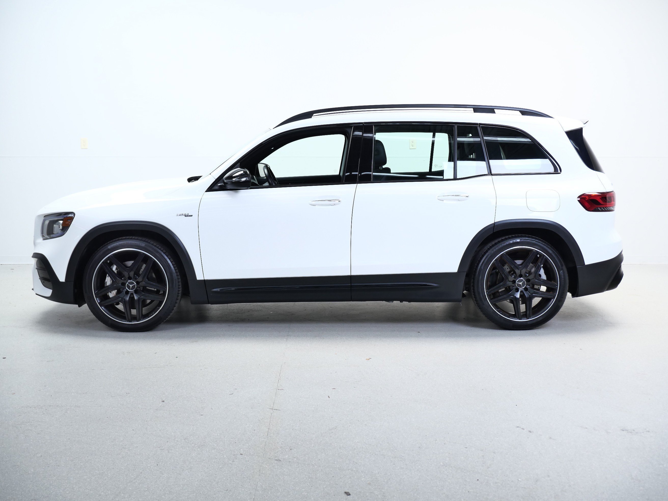 Used 2022 Polar White Mercedes-Benz AMG® GLB 35 image 10