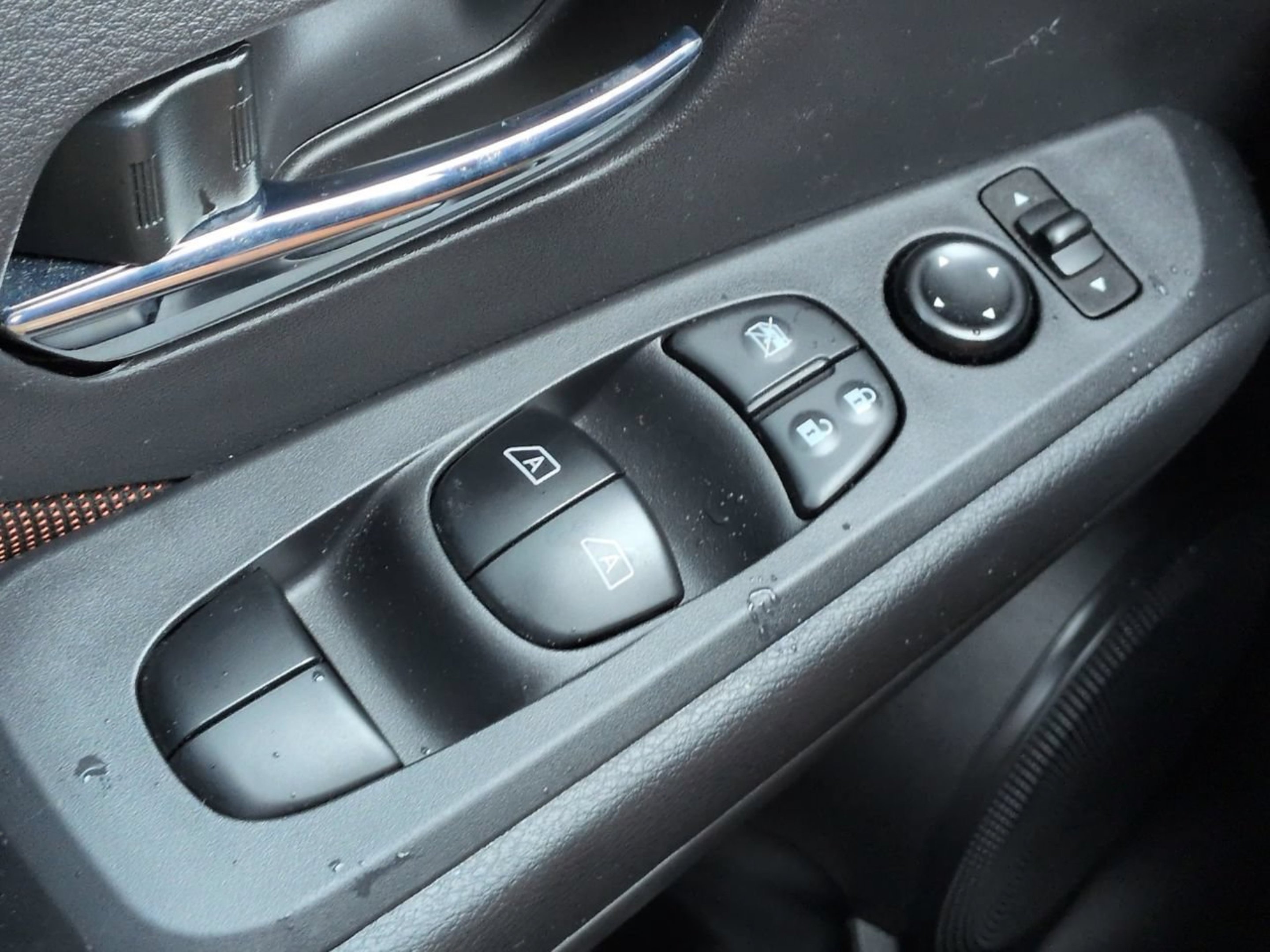 Used 2022 Boulder Gray Pearl Nissan SR image 17
