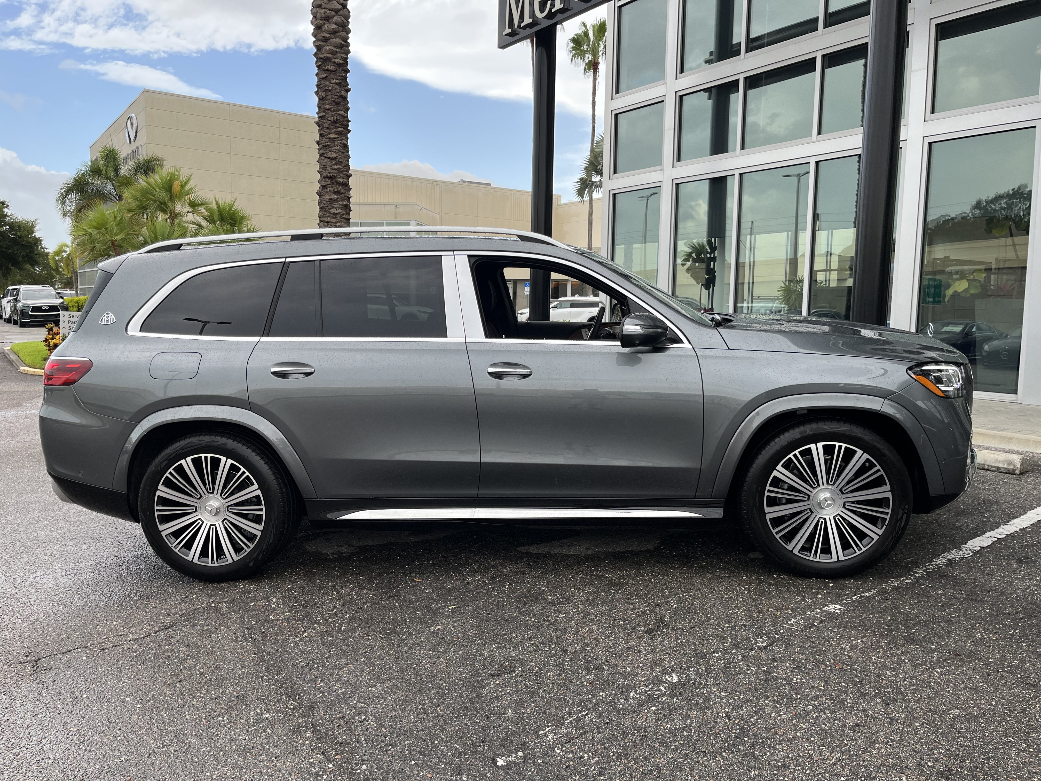 New 2026 Selenite Grey Metallic Mercedes-Benz Maybach GLS 600 image 38
