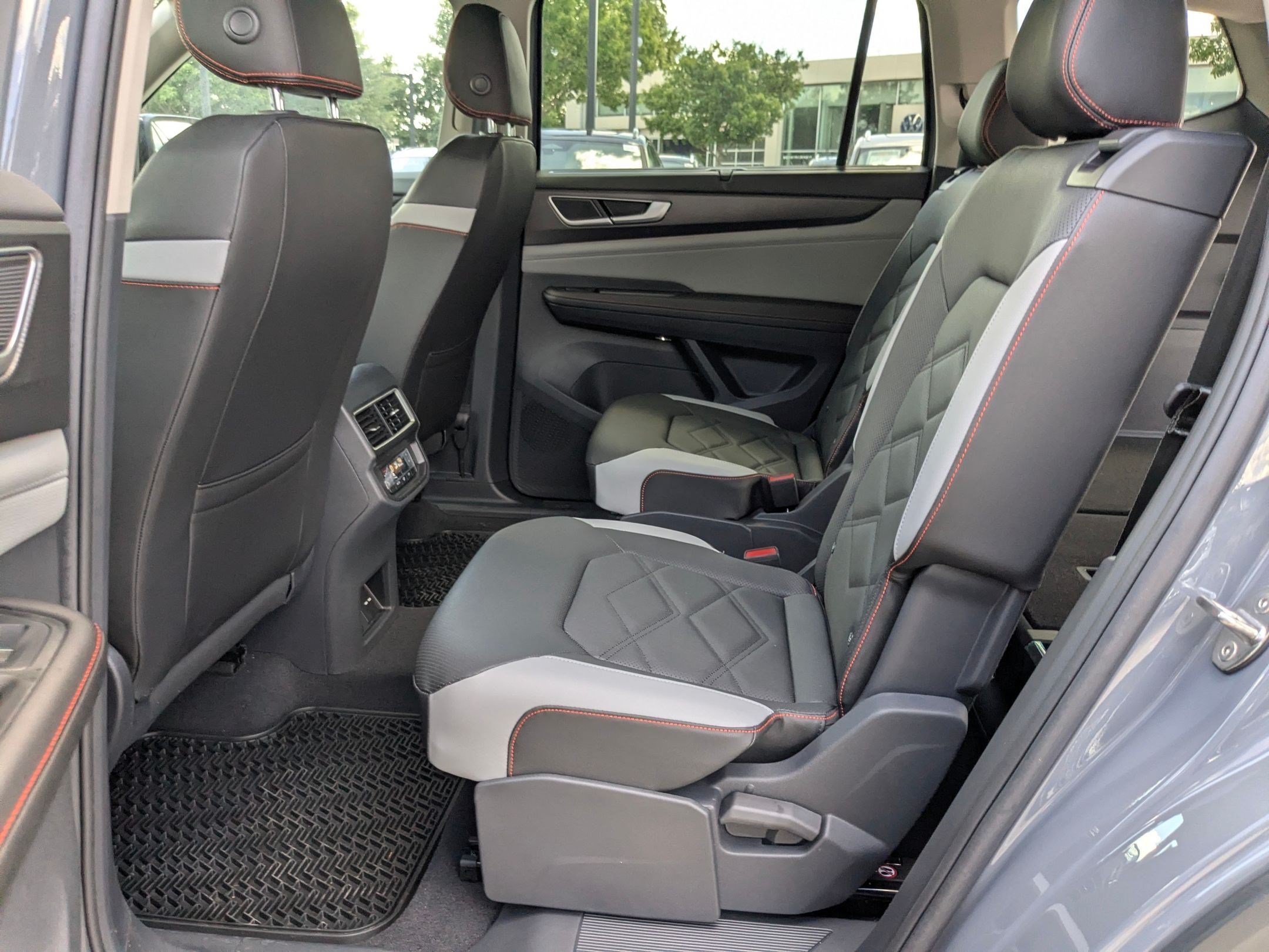 New 2026 Pure Gray Metallic Volkswagen 2.0T Peak Edition image 16