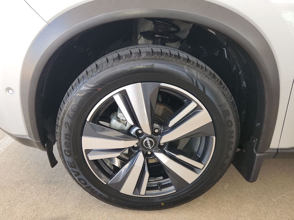 Certified Used 2022 Silver Nissan SL image 30