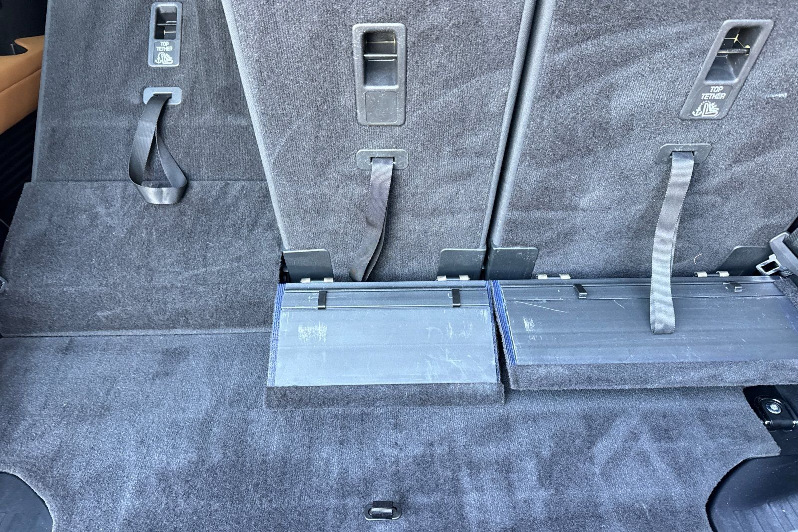 Used 2023 Carpathian Grey Premium Metallic Land Rover X-Dynamic SE image 17