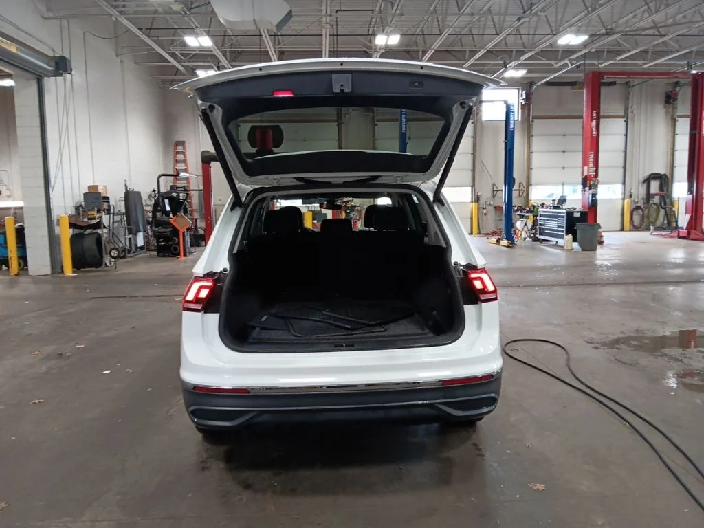 Used 2022 Pure White Volkswagen 2.0T SE image 35