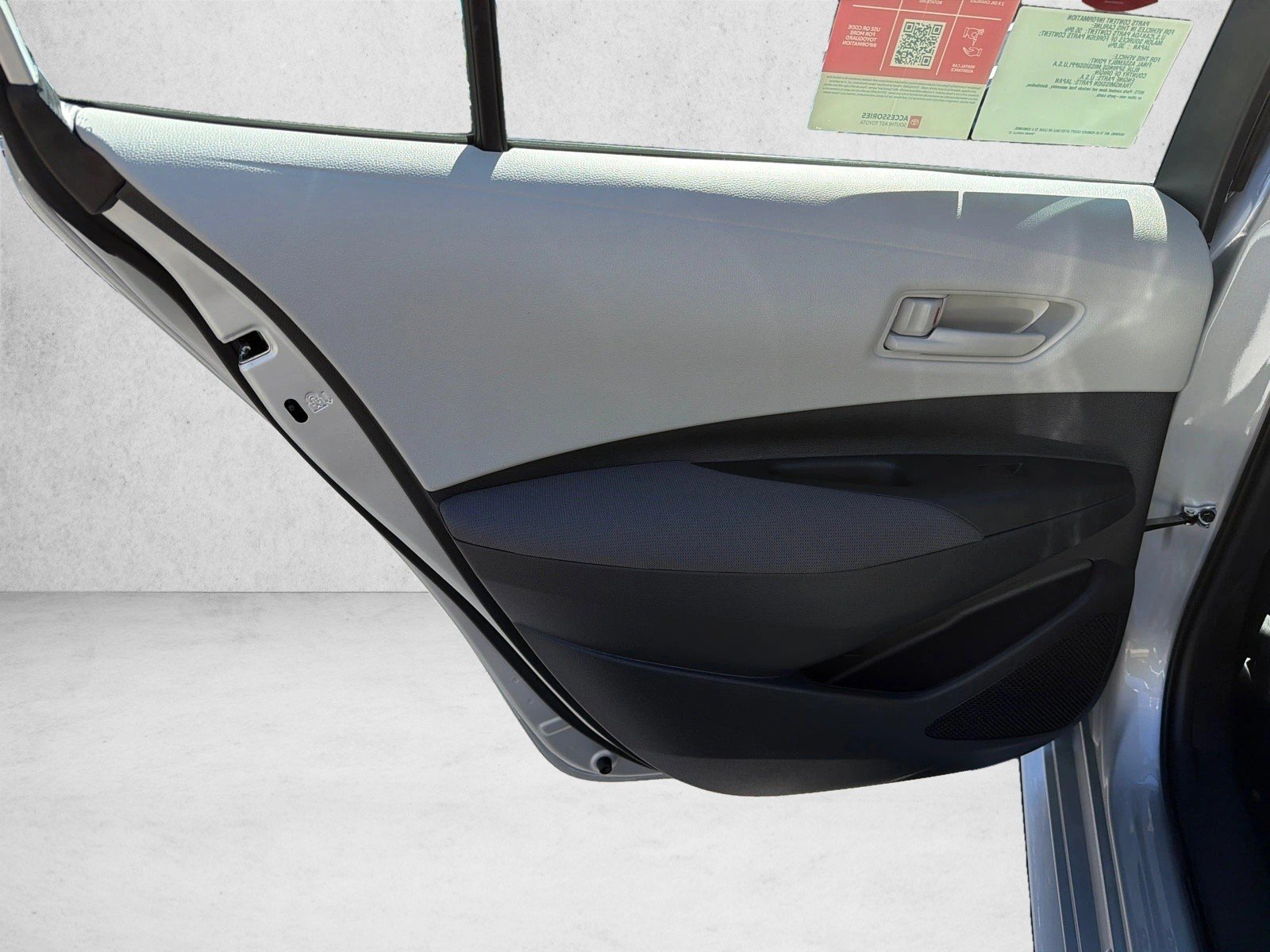 New 2027 Classic Silver Metallic Toyota LE image 21