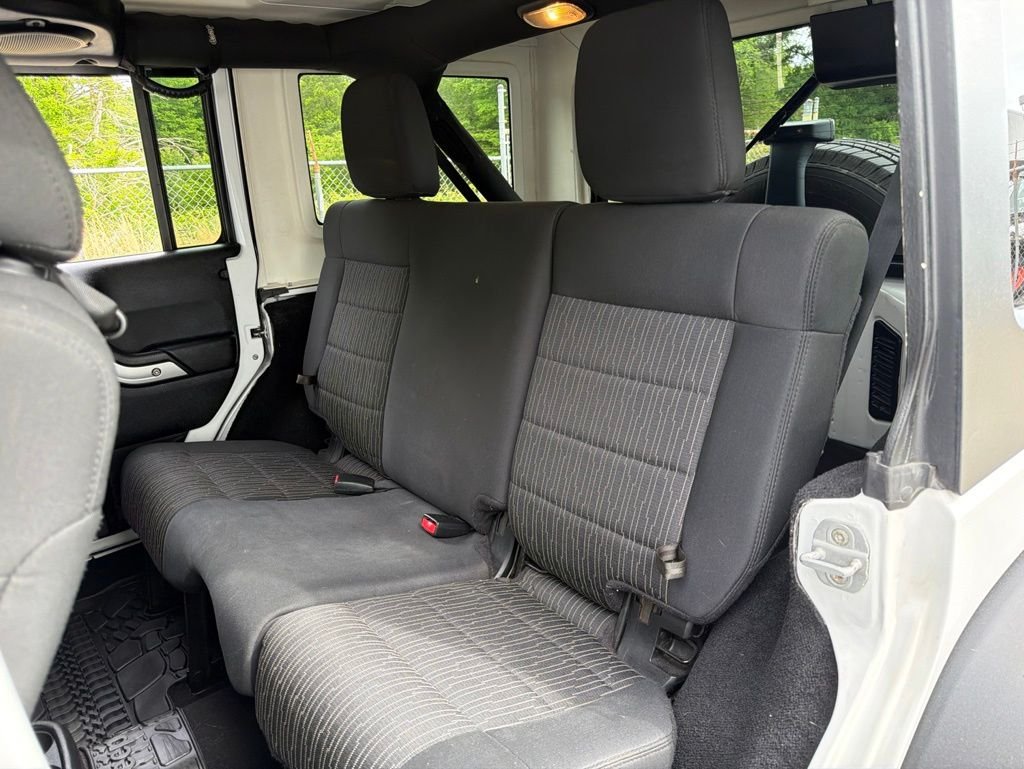 2011 Jeep Wrangler Unlimited Rubicon - Photo 16