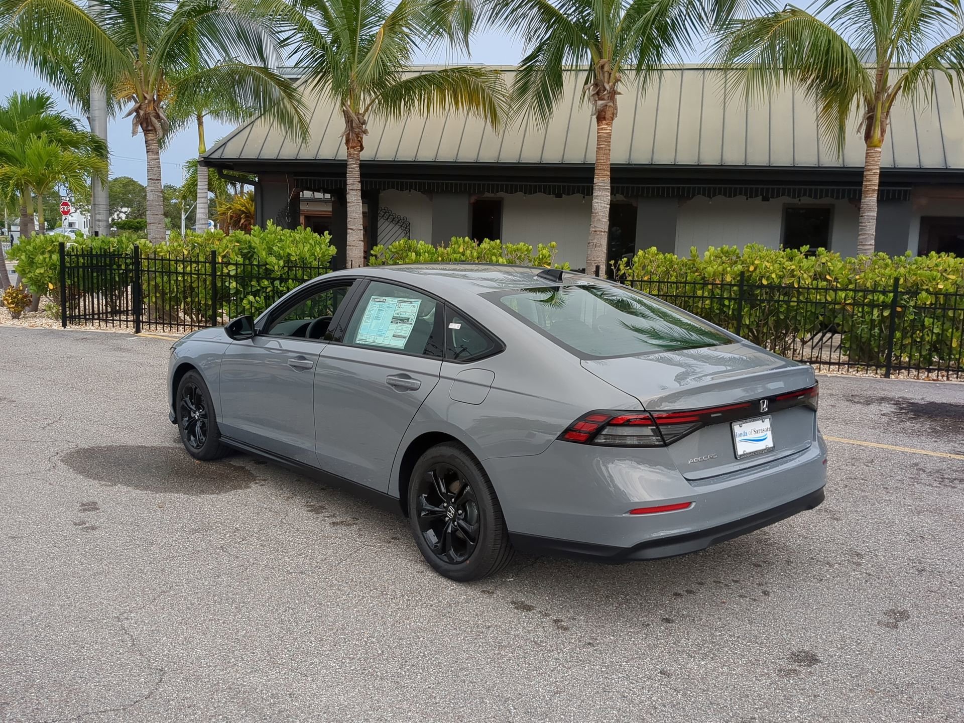New 2025 Urban Gray Pearl Honda SE image 8