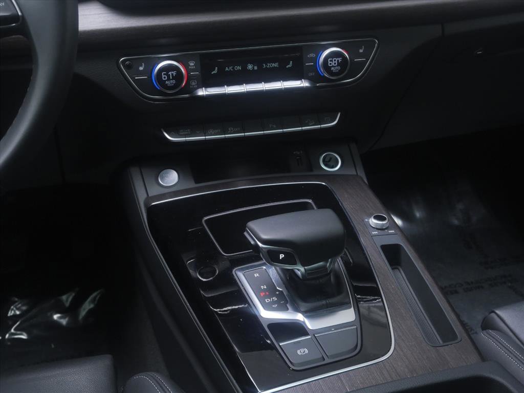 Used 2024 Silver Metallic Audi S line Premium image 28