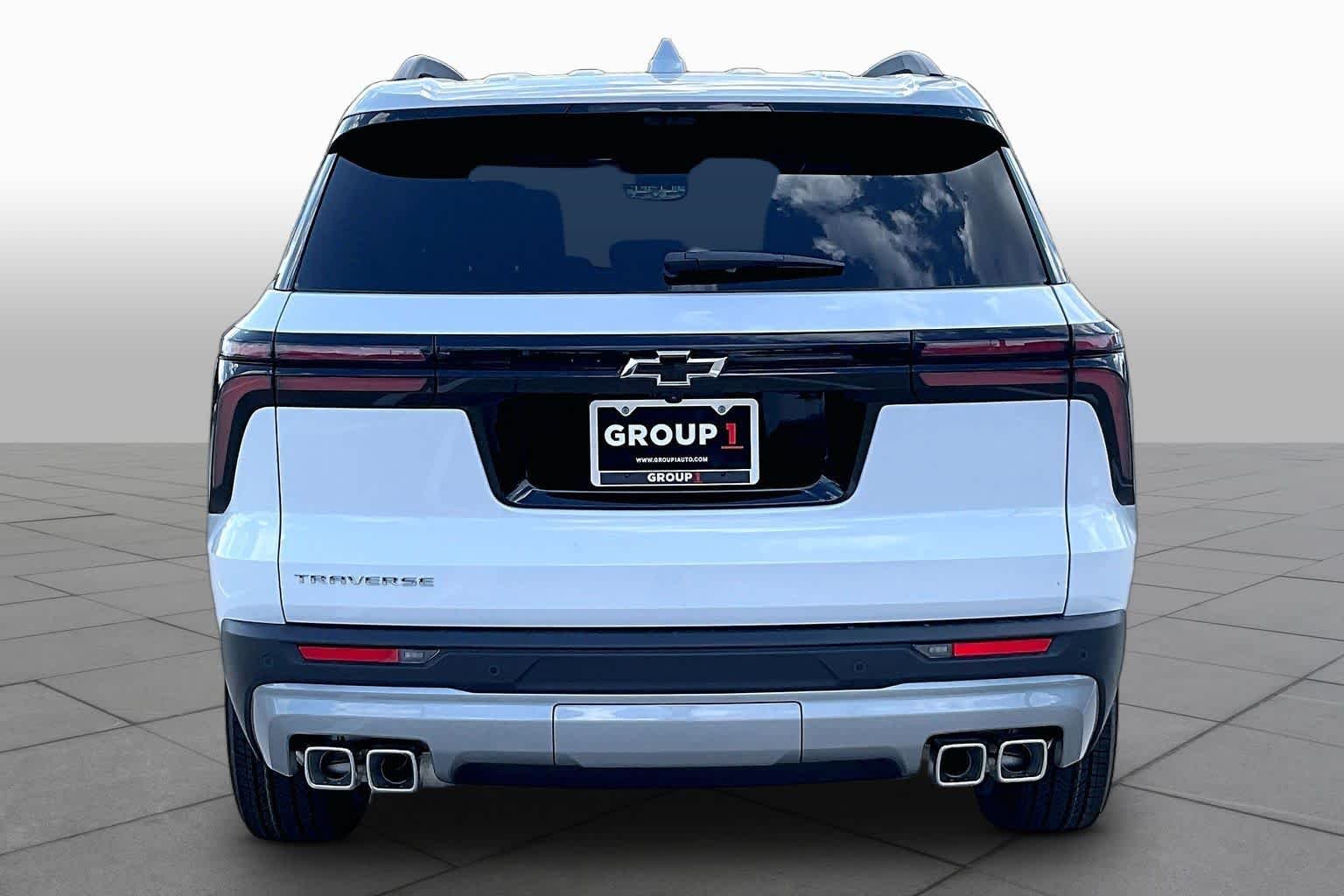 New 2027 Polar White Tricoat Chevrolet LT image 5